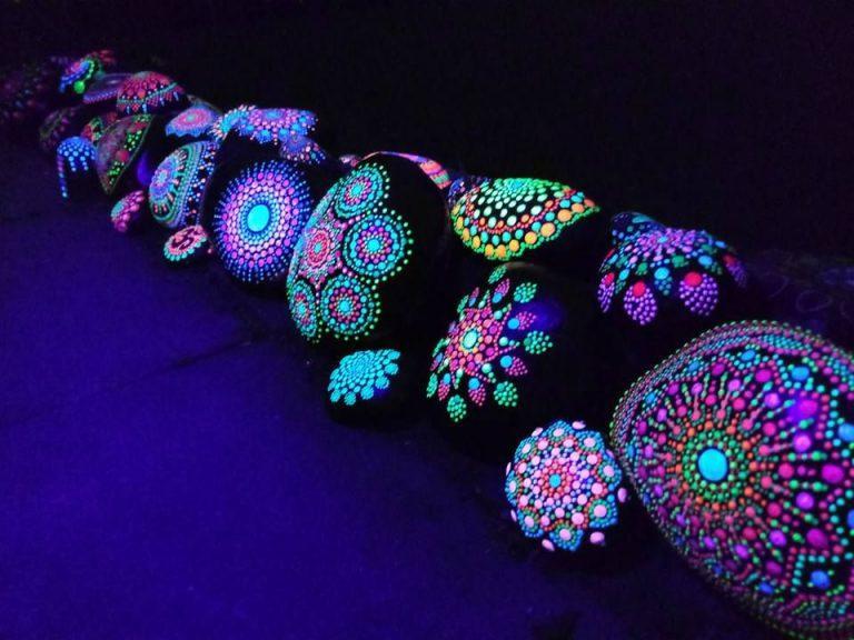 20 Easy Glow In The Dark Painting Ideas HARUNMUDAK