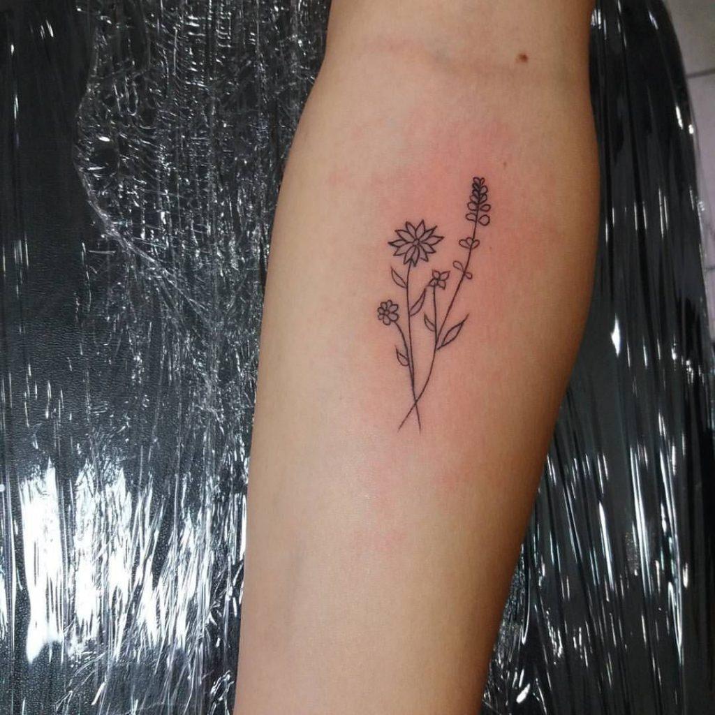 10+ Dainty Flower Tattoo Ideas - HARUNMUDAK