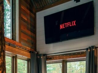 pexels roberto nickson 2659629 e1670448272169 Internet Plan and Netflix Subscription Bundle Deals 2025