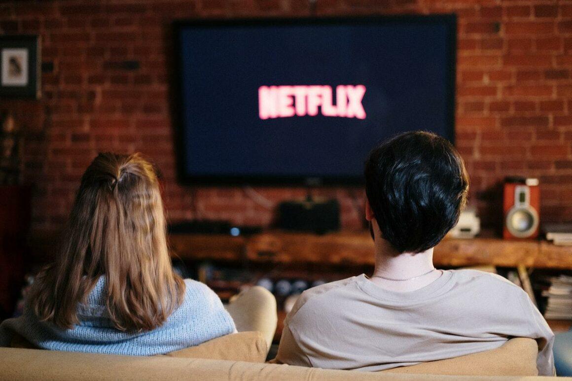 pexels cottonbro studio 4009401 10+ Best Netflix Alternative Services to Watch Movies and TV Series in 2025
